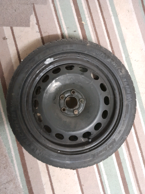 Car Wheel with Michelin Tyre
