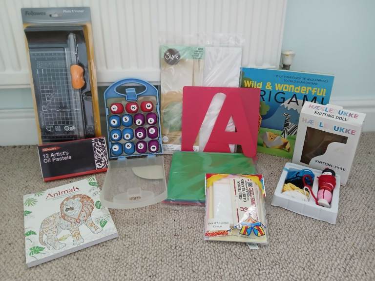 large craft bundle - 9 items many brand new and never used.  Suitable for all ages