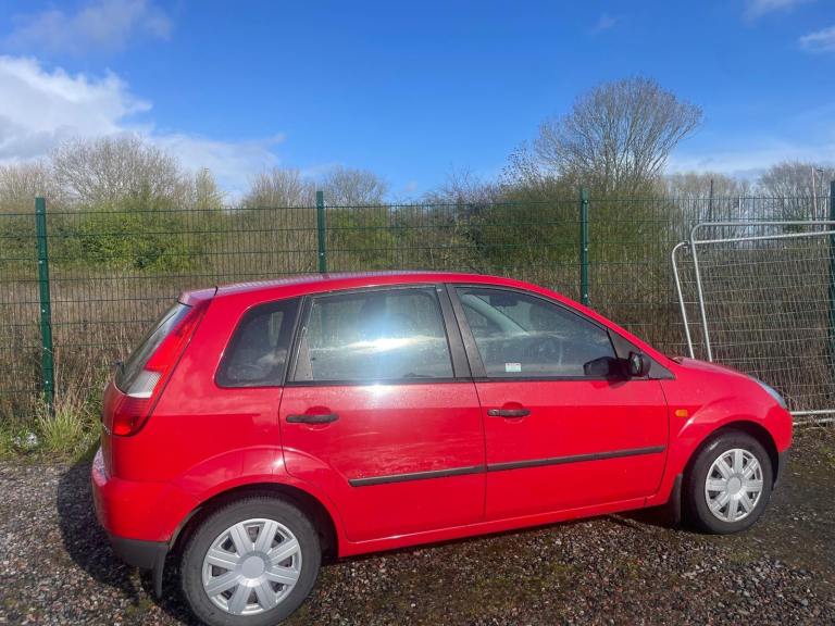 FORD FIESTA 1.2 FINESSE 04 REG RED 5 DOOR GENUINE 39939 MOT JULY 24TH 2026 LOW INSURANCE 40+MPG