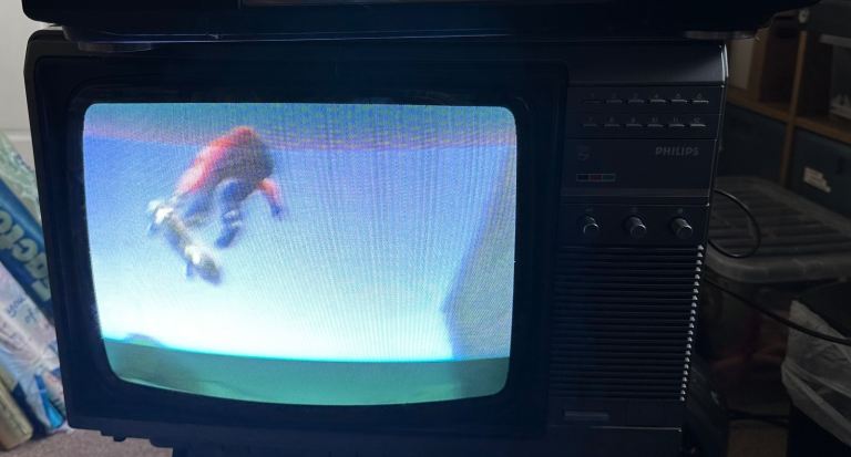 Philips 14" Portable CRT TV 14CT2007/25S circa mid 1980's