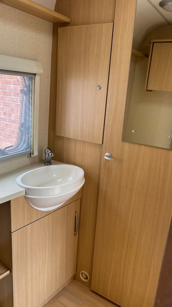 Swift Abbey Vogue 460, 2006 - 2 Berth Caravan with Motor Mover