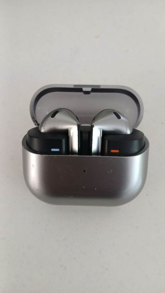 Samsung Wireless Earbuds with Charging Case – Grey, Good Condition