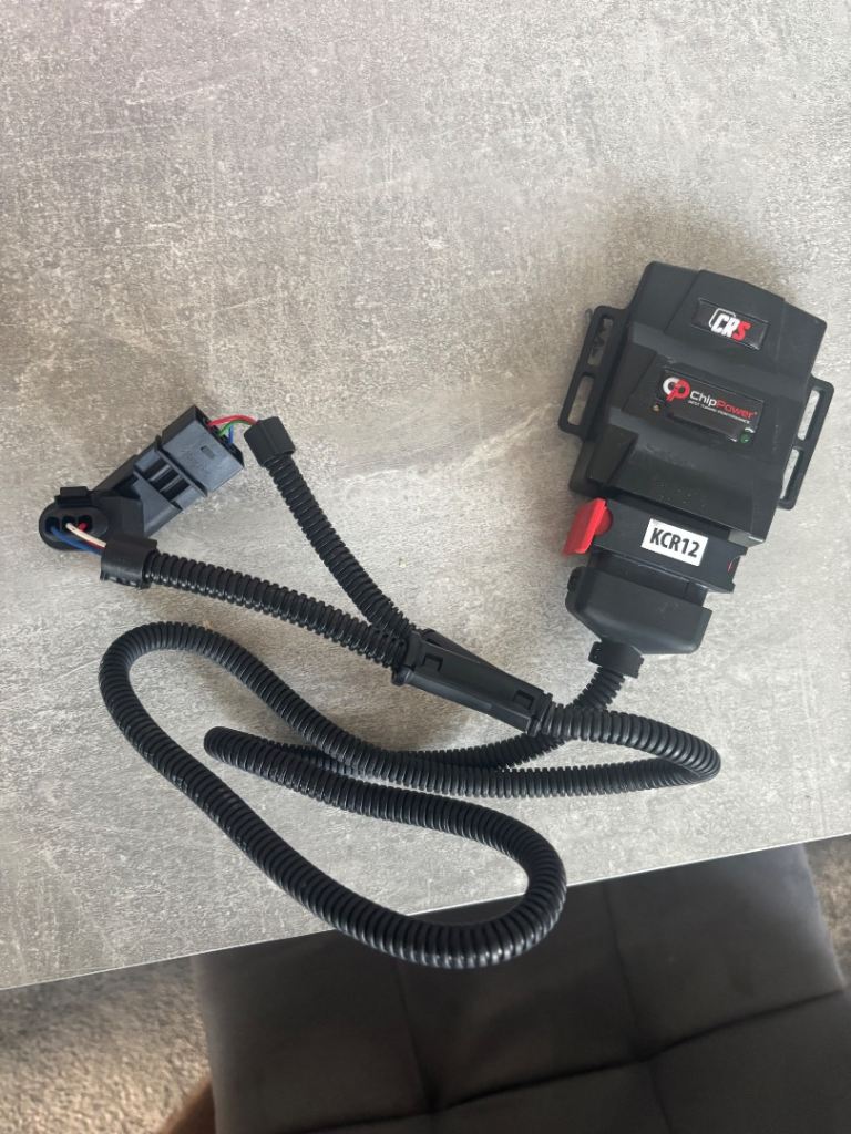 Plug in car remap chip 