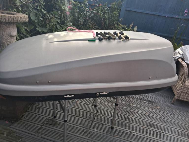 Halford roof box