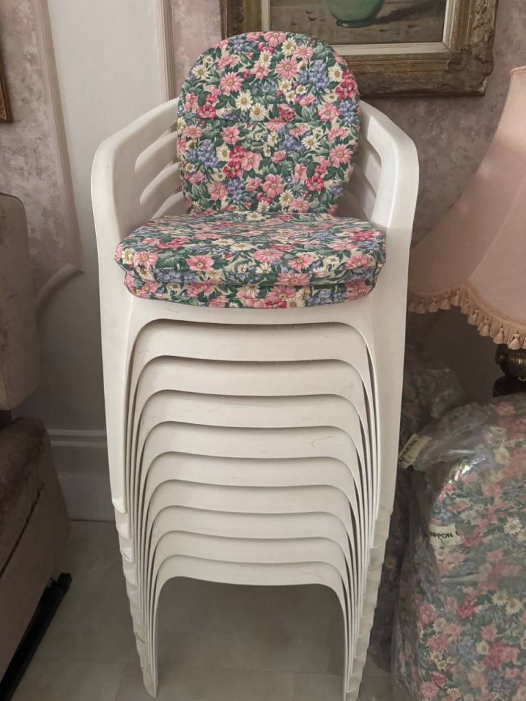 12 Genuine Hartman White Plastic Garden/Patio Chairs with Matching Floral Cushions