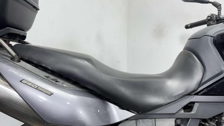 Aprilia Pegaso 2006 25K GOOD RUNNING PROJECT ENDURO BIKE 650CC BIG SINGLE