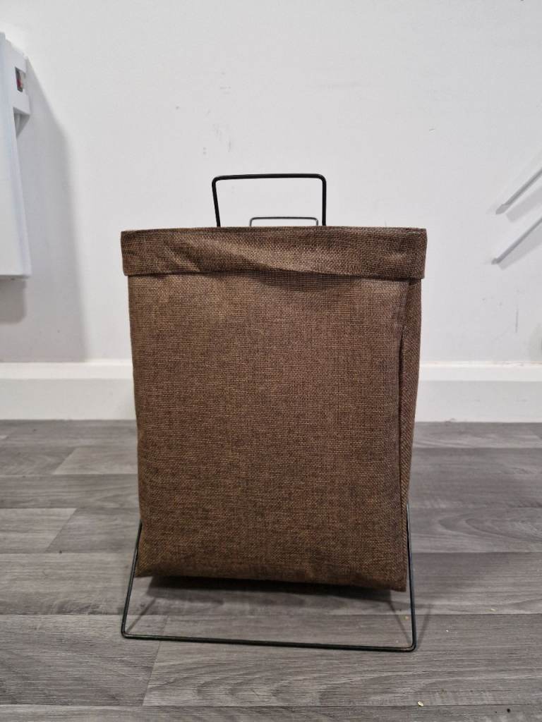 Lightweight laundry hamper, good for small spaces, chic brown & black design