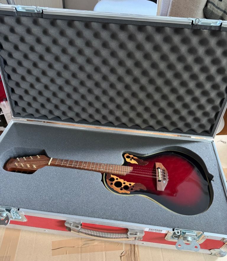 Ovation Celebrity MCS148 Eletro-Acoustic Mandolin