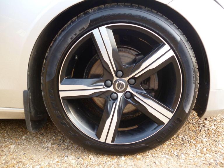 2020 Volvo V90 2.0 D4 R-Design Plus Auto Euro 6 (s/s) 5dr ESTATE Diesel Automatic