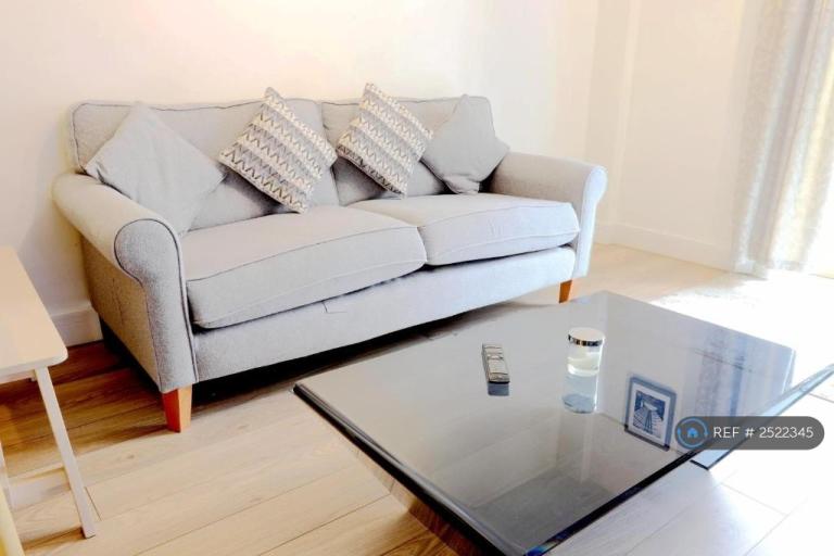 2 bedroom flat in Upper Marshall Street, Birmingham, B1 (2 bed) (#2522345)