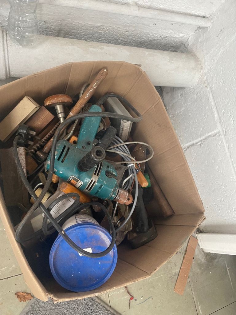 Box of tools 
