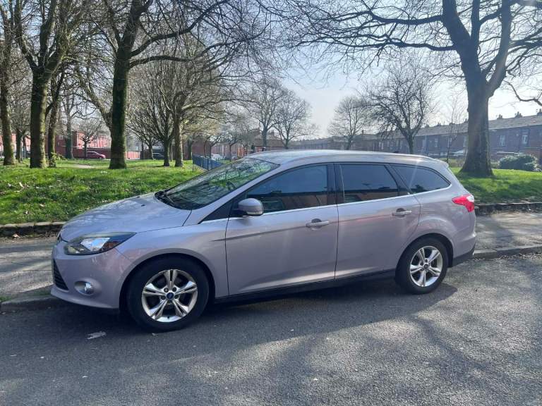 Ford focus 2012 1liter Manula 5gears 5door 