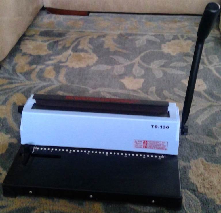 TD-130 Wire Binding Machine 34-Hole 120-Sheet Capacity A4 Like New