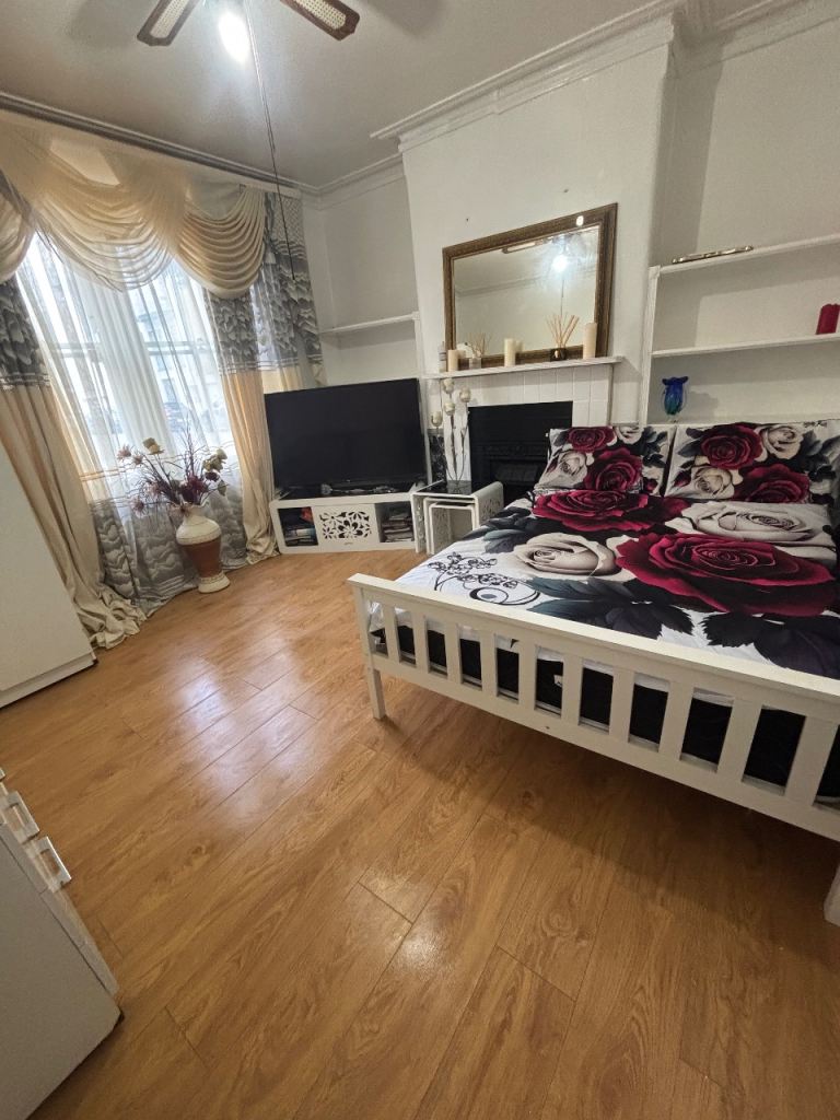 Spacious room located in Southwark 