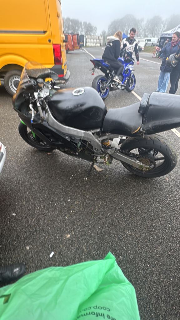 2x1998-1999 kawasaki zx9r for breaking