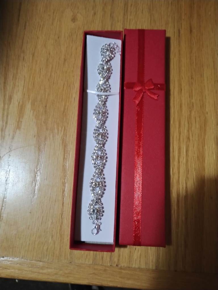 Womens Rhinestone Claw Bracelet 