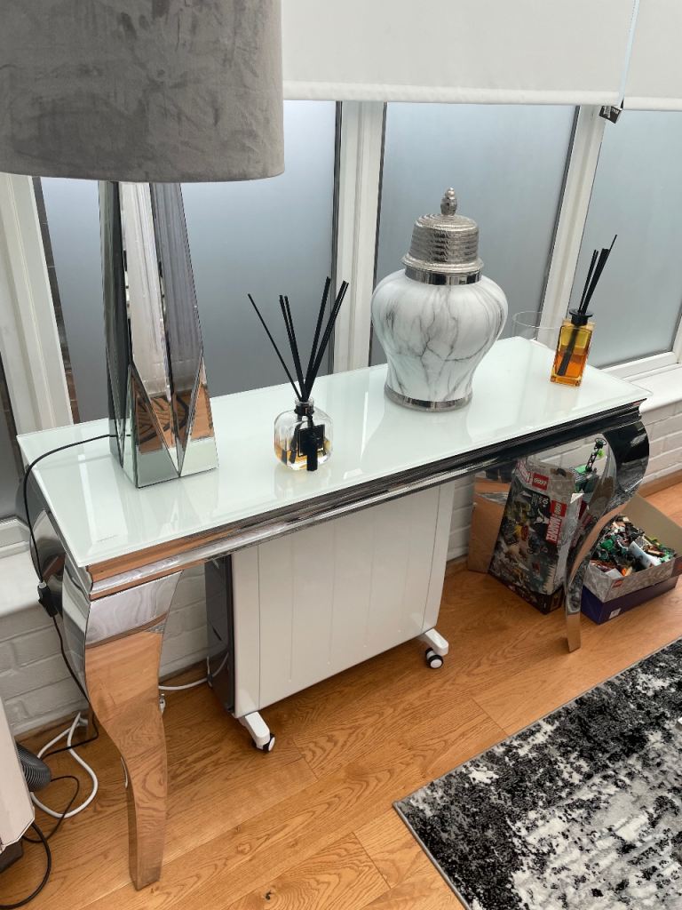 Dining table and 6 chairs and console table
