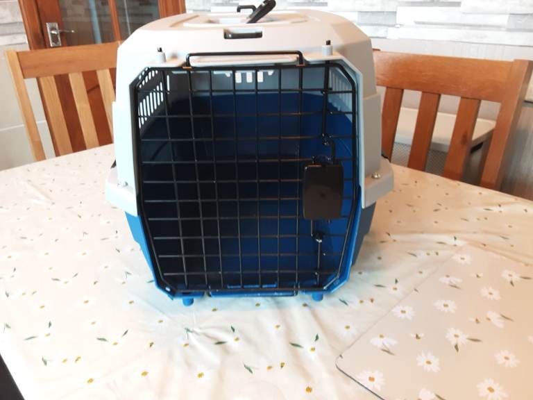Pet carrier 