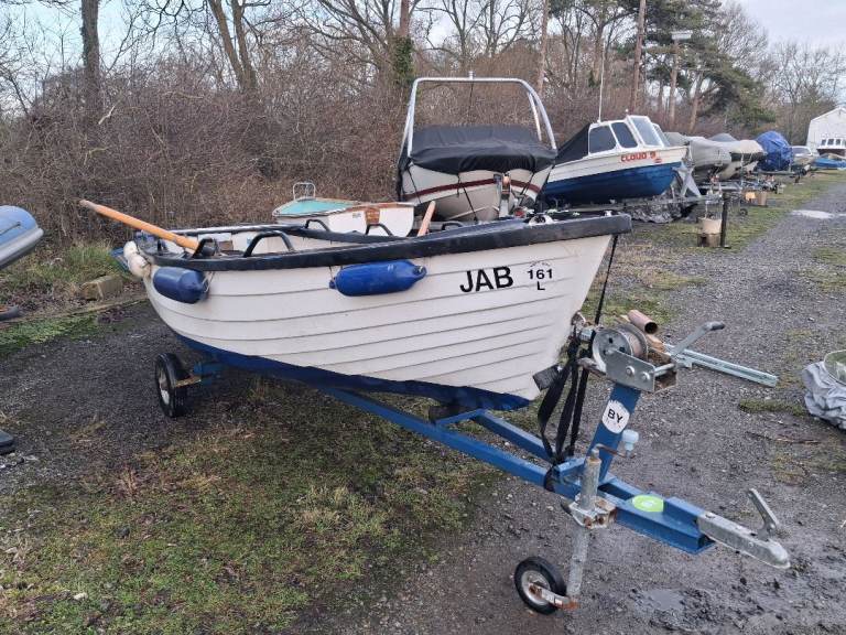 15ft fibreglass boat with 8hp mercury outboard