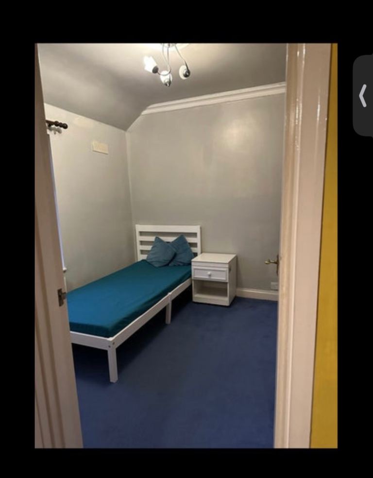 Single room available to let for a female