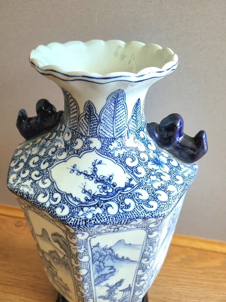 Antique Style Blue & White Chinese Vase