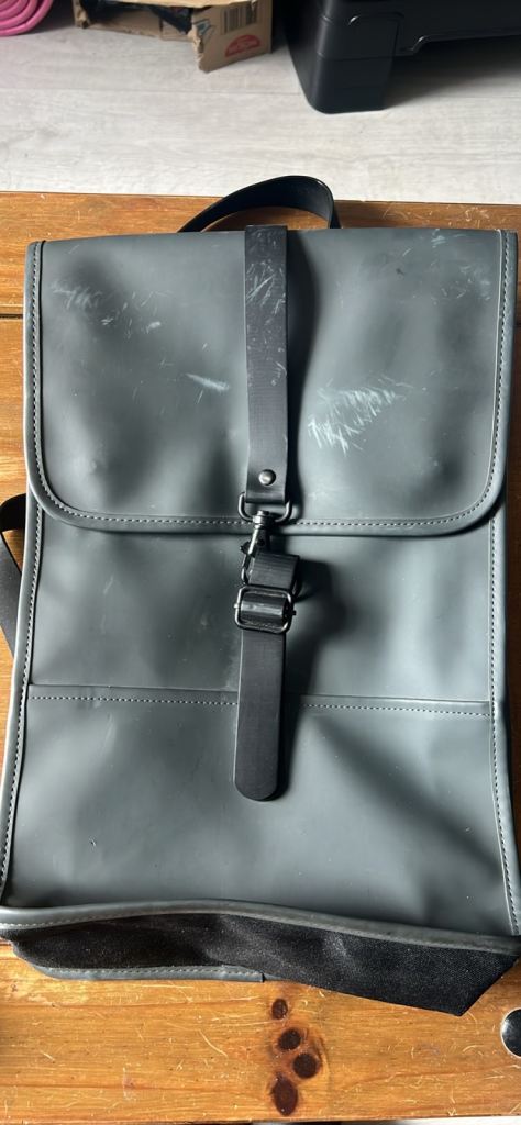 Rains Backpack in Grey – Good Condition