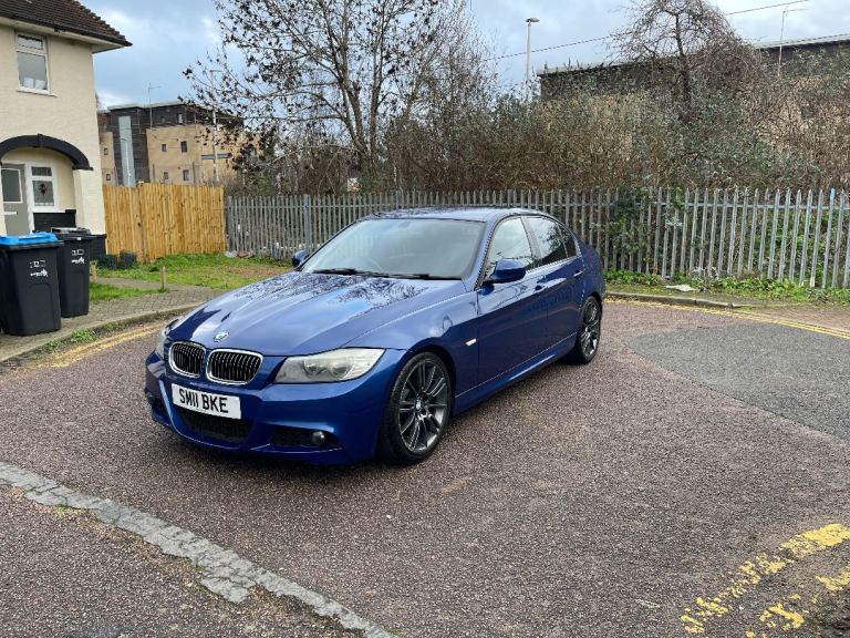 BMW, 3 SERIES, Saloon, 2011, Manual, 1995 (cc), 4 doors