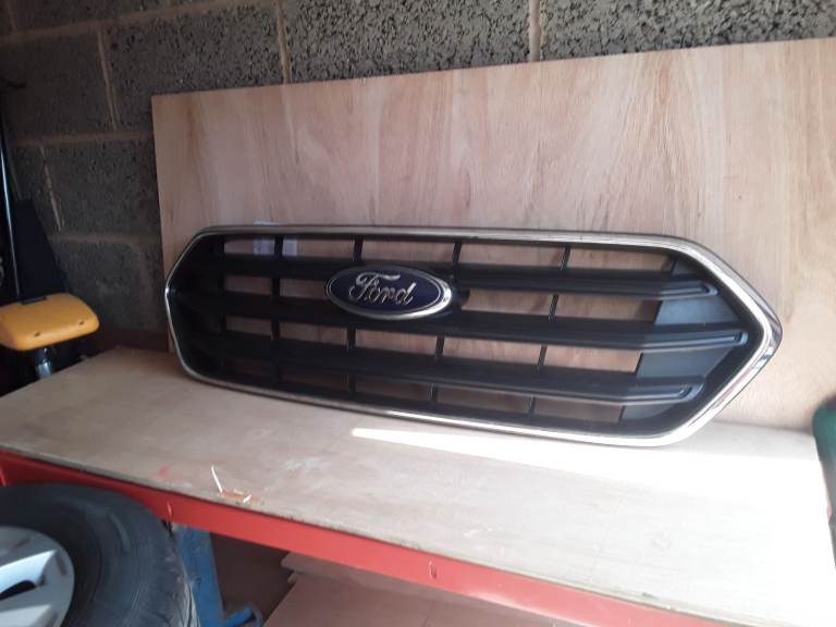 2 no Front Grilles. Ford Transit custom Active 2022 and 2021 Limited 