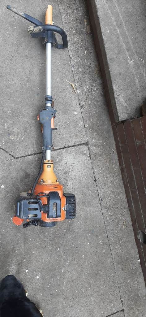 Petrol Strimmer / Grass Trimmer spares and repairs 