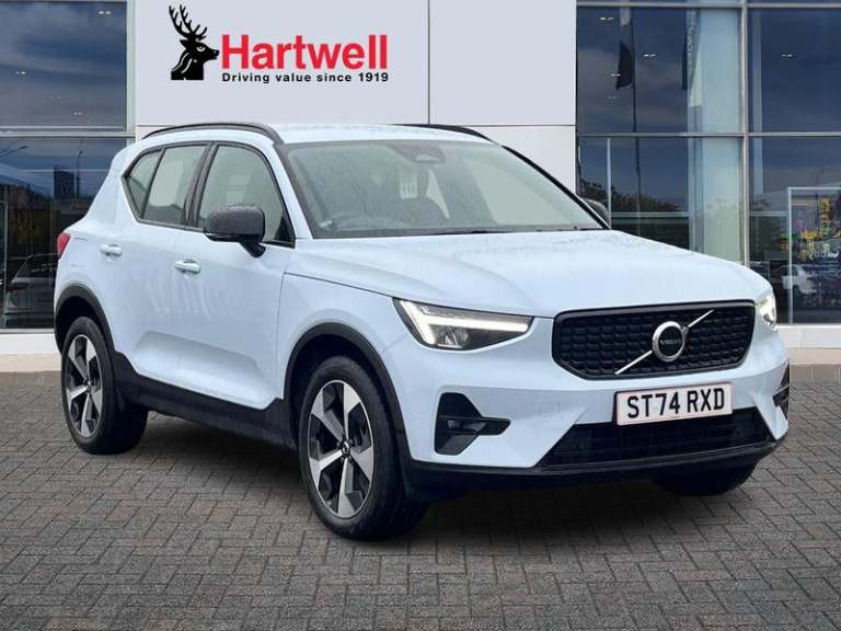 2024 Volvo XC40 2.0 B4 MHEV Plus SUV 5dr Petrol Hybrid DCT Auto Euro 6 (s/s) (197 ps) Autom SUV H...