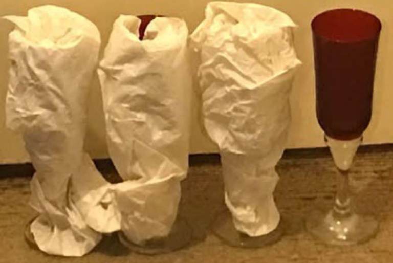 Champagne glasses set