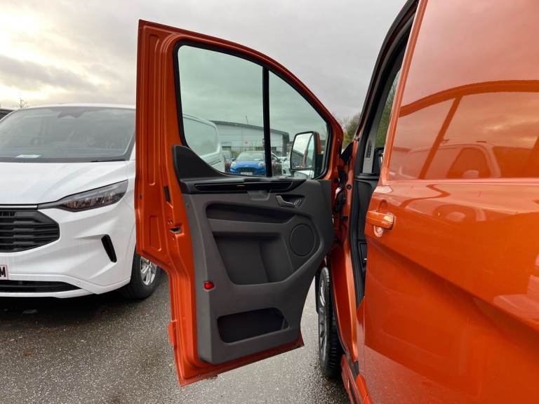 2023 Ford Transit Custom 2.0 EcoBlue 170ps Low Roof Limited Van Van DIESEL Manual