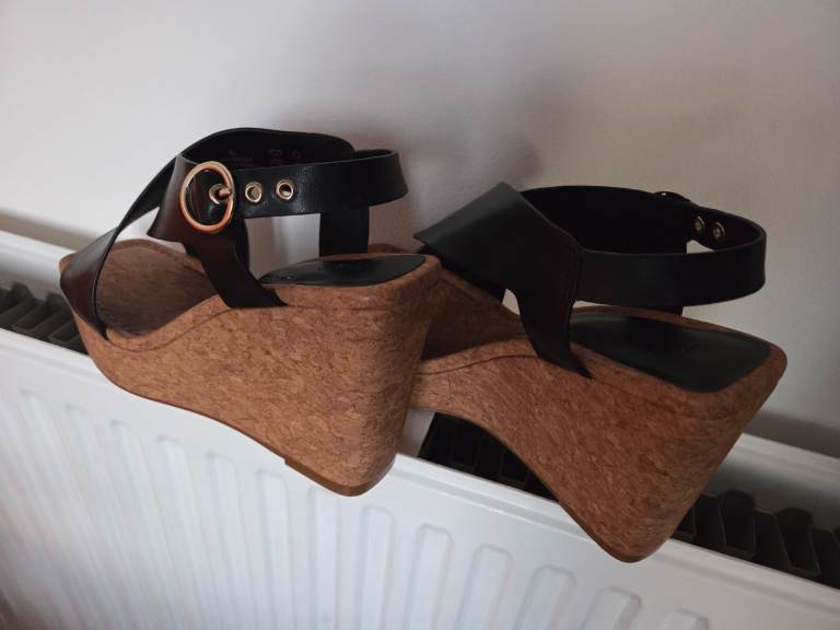 Black Wedge Sandals – Good Condition