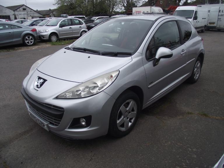 2012 Peugeot 207 1.4 VTi 95 Sportium Hatchback 3d 1397cc  Hatchback Petrol Manual