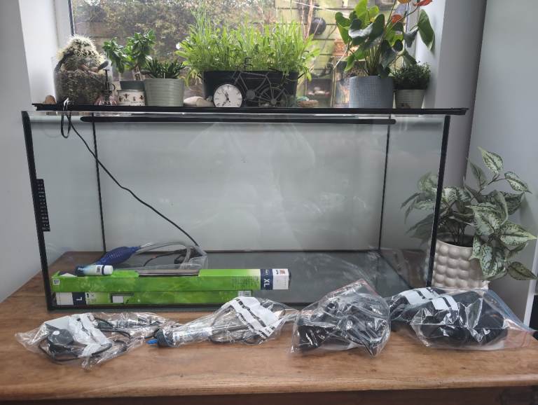 Aquarium fish tank 