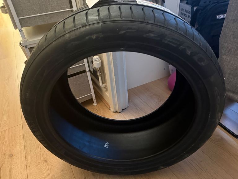 Pirelli P Zero (PZ4)