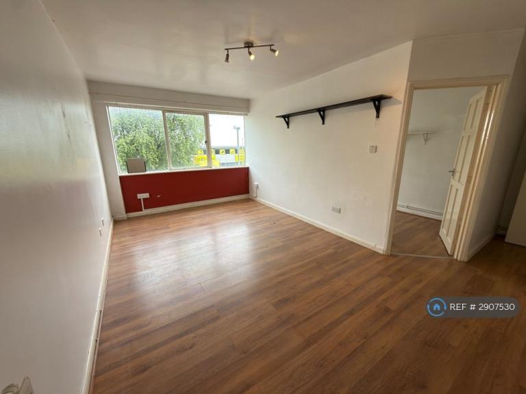 1 bedroom flat in Dallow Road, Luton, LU1 (1 bed) (#2907530)