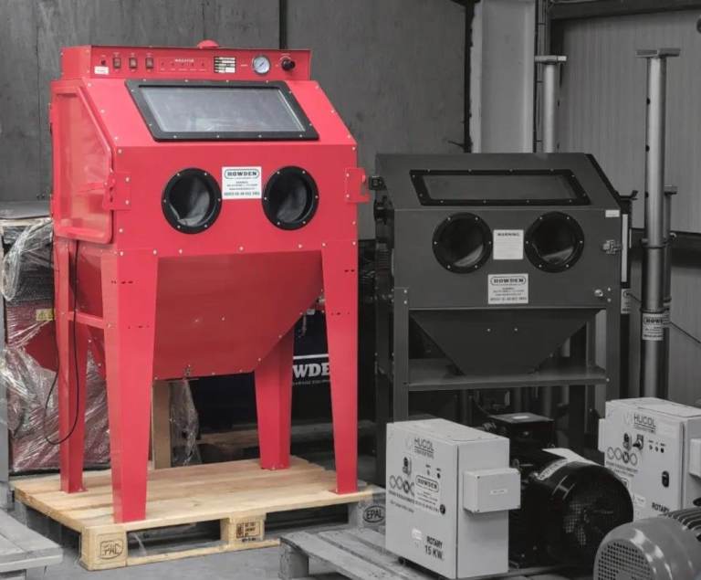 Large 350 Litre Sand Blasting Cabinet on Legs