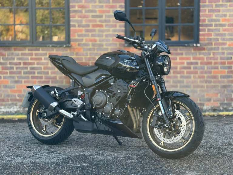2026 TRIUMPH TRIDENT 800
