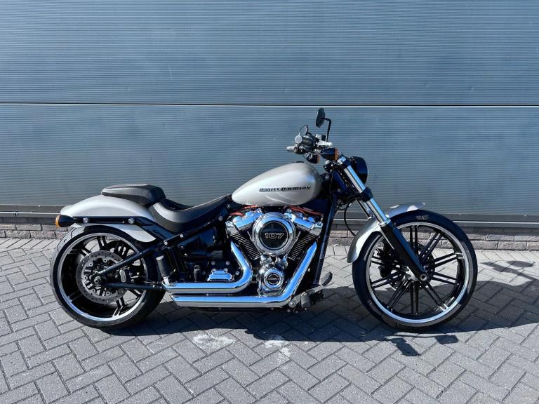 2018 Harley-Davidson SOFTAIL FXBR BREAKOUT HD Softail Manual