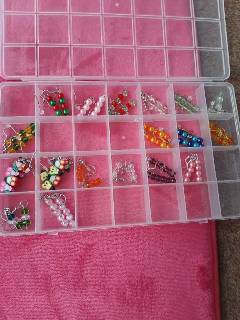 Handmade Jewellery: Bracelets, Necklace, and Earrings