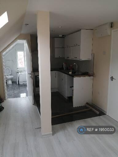 1 bedroom flat in Ockley Road, Croydon, CR0 (1 bed) (#1950033)