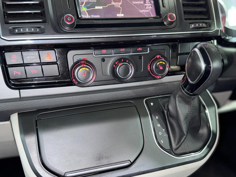 2017 Volkswagen Transporter 2.0 TDI BMT 204 Highline Kombi / Camper Van DSG Crew Van Diesel Autom...