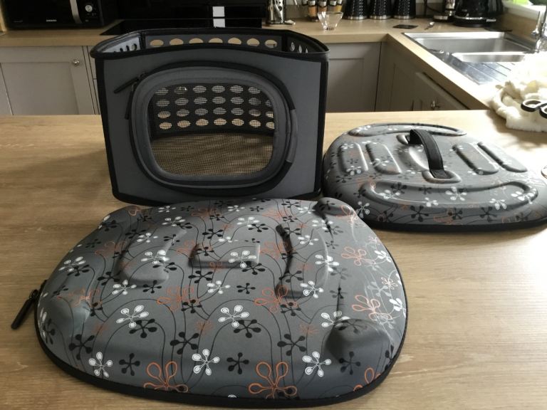 Smart Lightweight Fabric Space-Saving Cat Carrier