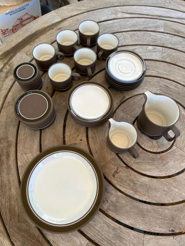 Hornsea Lancaster Vitramic Contrast Brown Dinnerware Set – Good Condition