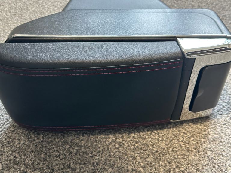 Corsa centre armrest 