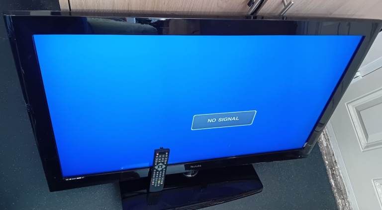 40 inch Freeview LCD TV with Remote – Good Condition
