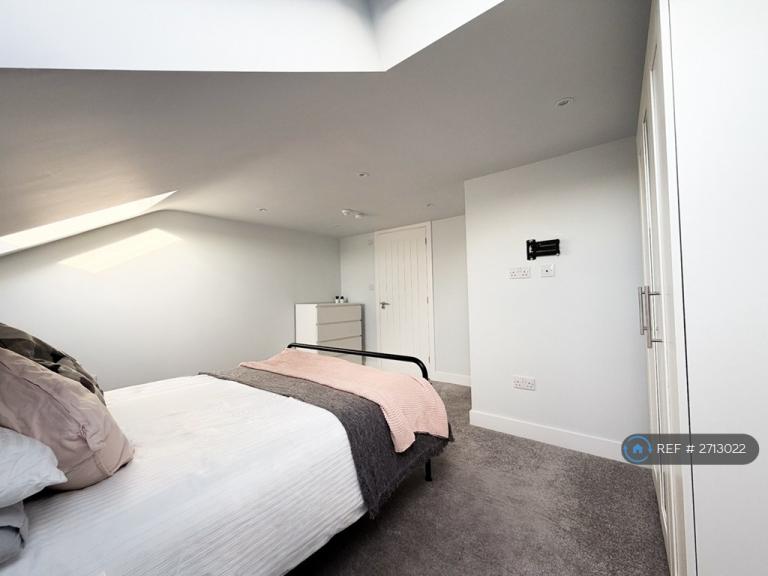 1 bedroom in Cleveland Road, Gosport, PO12 (#2713022)