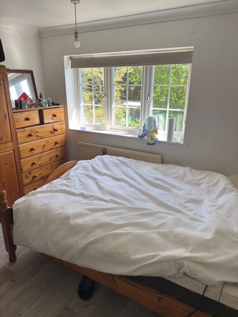 Double bedroom available for £525/month in LU4 area of Lewsey Farm