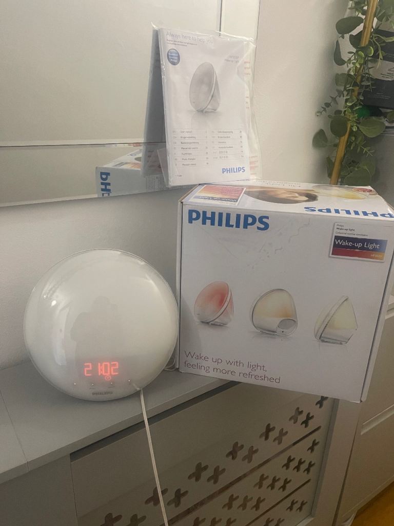 The Philips HF3520 Wake-Up Light Alarm Clock 